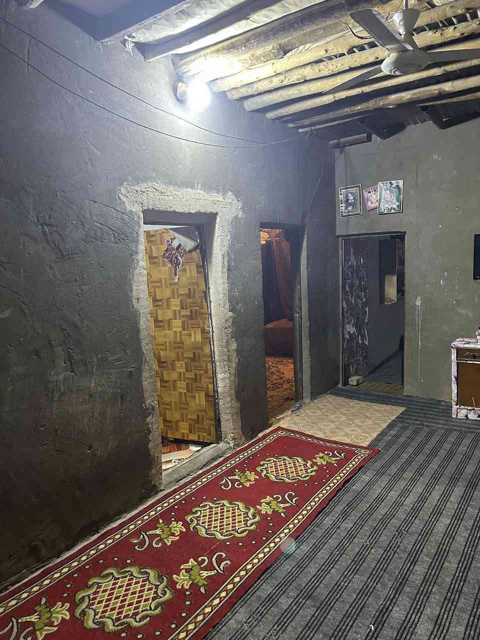 بيت تجاوز للبيع. مساحه 200م شارع المصلح حي المير الغربي
***********اتصال 

***********واتساب

سعر خاص
