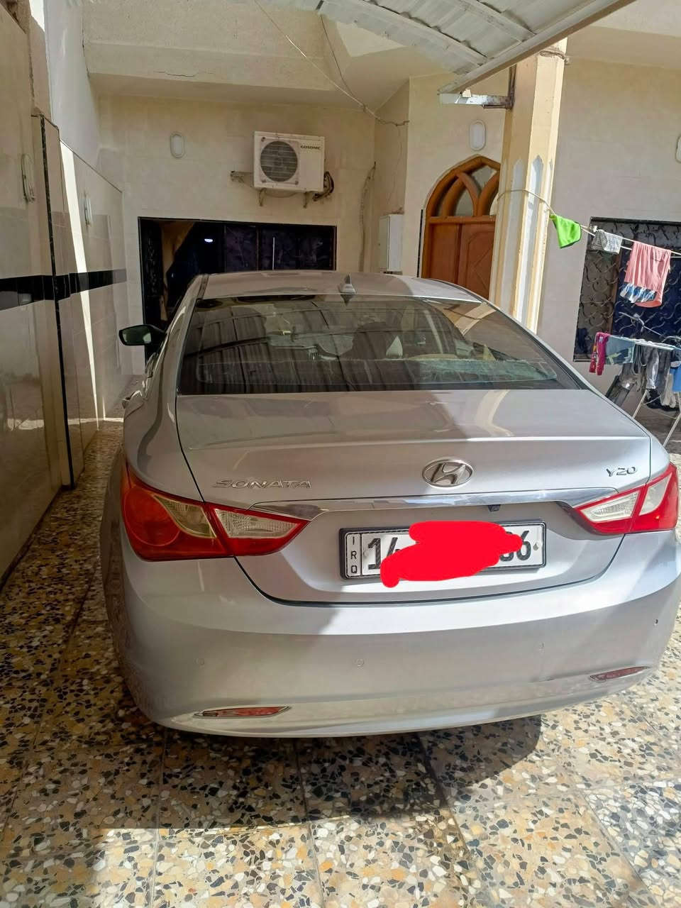 السلام عليكم هونداي سوناتا 2011  لون سلفري سياره نظيفه بمعنى الكلمه استخدام شخصي محرك 2000  تخم تاير محرك فوق الجيد كير حداديه تبريد كهربائيتها كلها شغاله بسمي لغايه نهايه 2029  شهر 12  يعني لغايه 2030 مصبوغه عام بسبب الجراد  السعر 117    رقم بصره  الجنينه الاتصال   ***********.   ***********
