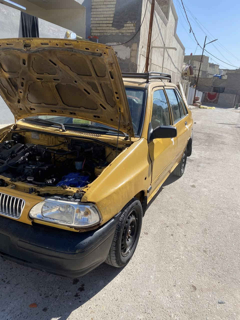 سلام عليكم سايبه مديل 2013 السياره كير مكينه جديد لاتنقص ولا تبخرالكشر كدامك تجي وتشوف السياره مامسجله بالهيئه راعيهه موجود شرط تحويل رايدهه 17 وبيهه مجال بصيط مكاني بغداد العبيدي / ***********
