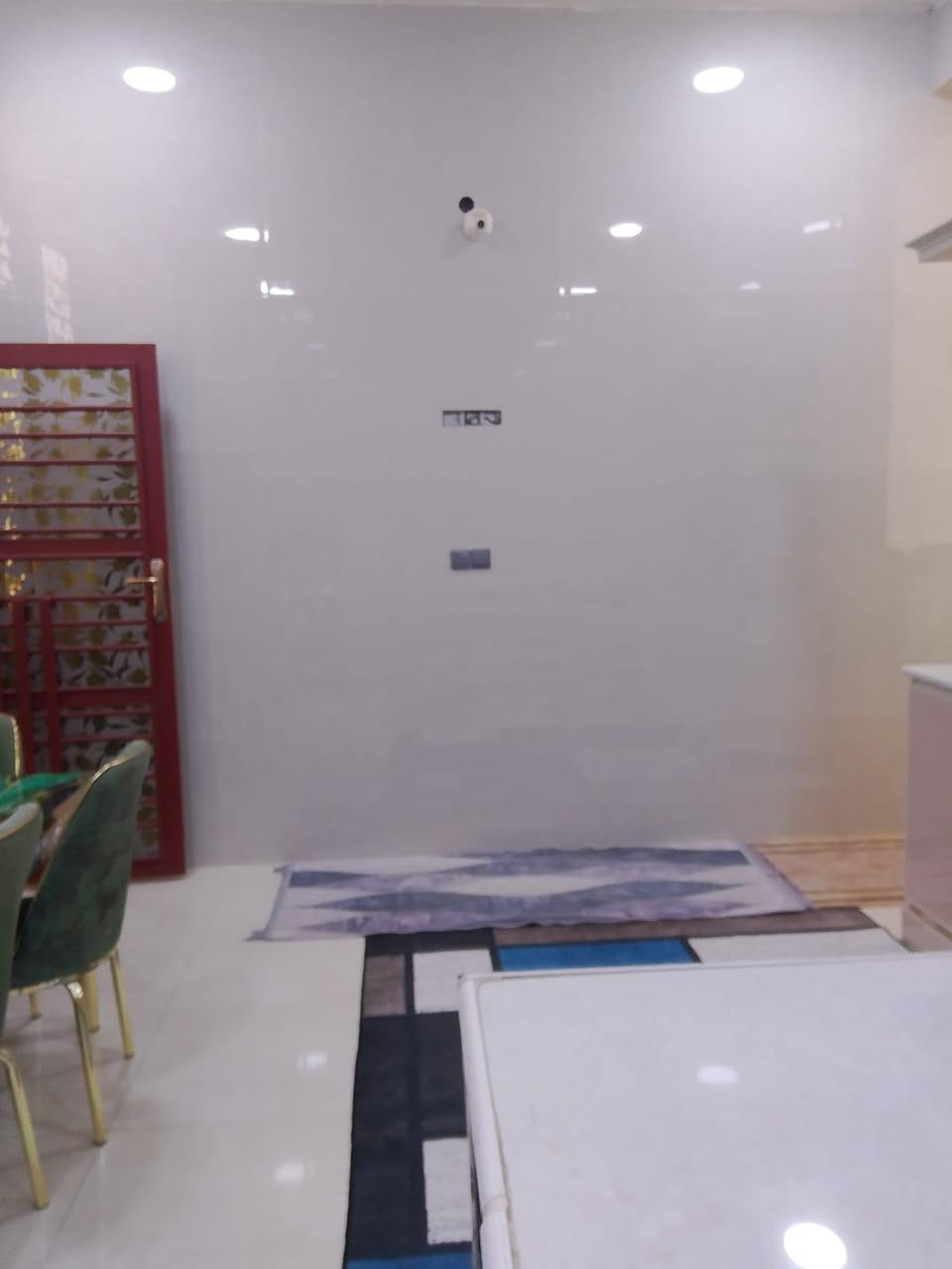 🌺 #اعلان_رقم_٨٨🌺
🏘️(بيت للبيع)🏘️
#مطلوب اسكان ٤٠ مليون
💁‍♂️#الموقع : الموحية مقاطعة ٤٠ قريب من بانزين خانه
⬛ #المساحة: ٢٠٠م ⬛
🏵️ #تفاصيل_البيت: 🏵️
🔹🏘️ العقار مكون من طابقين كونكريت ديكورات واجه حديثة بناء ٢٠٢٤🏘️ 🔹
الطابق الارضي يتكون من غرفتين مطبخ  صالةواستقبال وصحيات داخلية وخارجية
الطابق الاول يتكون من أربعوغرف و صالة و صحيات.

⭕ #للاعلان عن العقار الخاص بك او للمزيد من الاستفسارات مراسلة الصفحة على الخاص او الاتصال على :
🌺 سعد البدري *********** 
لنشر طلبات البيع والشراء الدخول على كروب رابط المكتب..

https://m.facebook.com/groups/490297985477784/permalink/494624568378459/
السعر :: اطلبه بالتعليقات يصلك خاص 📩✅🟩
