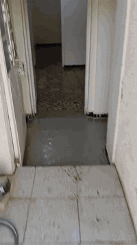 مشتمل للايجار مساحة 63متر طابق واحد ارضي 350قفل
***********
موقع الدوره شارع الزهور مدخل اسواق السفينه بالطابو
