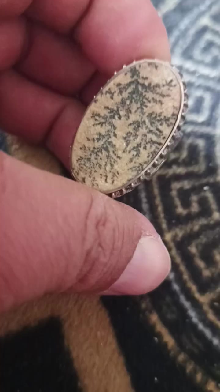 خاتم للبيع ما مجروخ صياغه ثقيله يوجد توصيل لجميع المحافظات حجم راهي ***********
