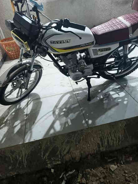 السلام عليكم سيفان موديل ٢٠
السعر ٤٥٠ وبيهه مجال حك الجيه حي اور سبع قصور 
***********
