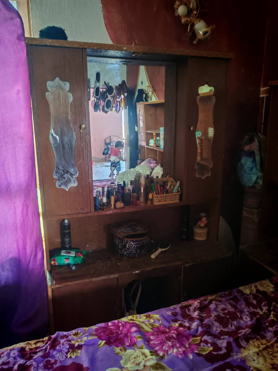 ملاحضه مكلف بلنشر سلام عليكم اخشاب كامله سعر ب300وبيها مجال
+ميز طعام +كرسي واحد+25+طبلات ب15مكان ديالى بعقوبه جرف الملح ***********
