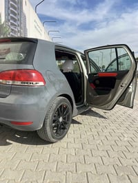 كولف ٢٠١٠ السيارة مكينة ١٦٠٠ كير ٦نمر المرغوب  تخم تاير جديد ويل اصلي ...