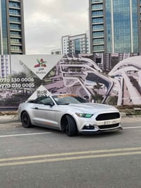 موستنك  للبيع  2016  السياره بدون ايرباك  بدون شواصي   داخله كلين  بيه...