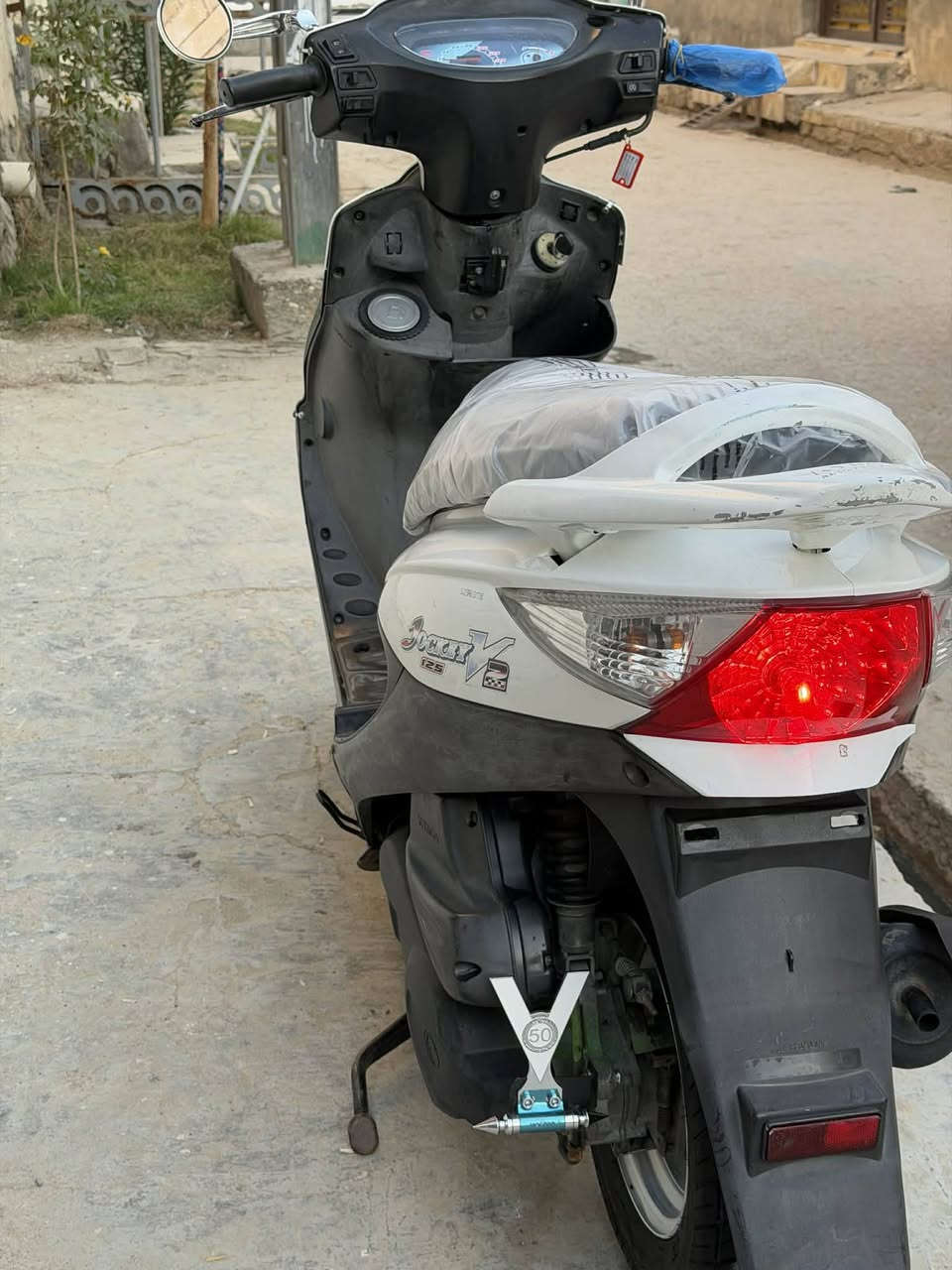 سلام عليكم دراجه كامكو للببع سعر 900 وبيه مجال بسيط دراجه كفاله
***********
