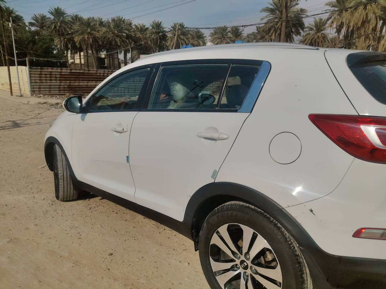 السلام عليكم سبورتج موديل2012
سياره مكفوله من كلشي مابيه نقطه صبغ مكينه مكفوله كير هم سياره بغداد ماشيه 194 الف*********** رقم صاحب سياره
