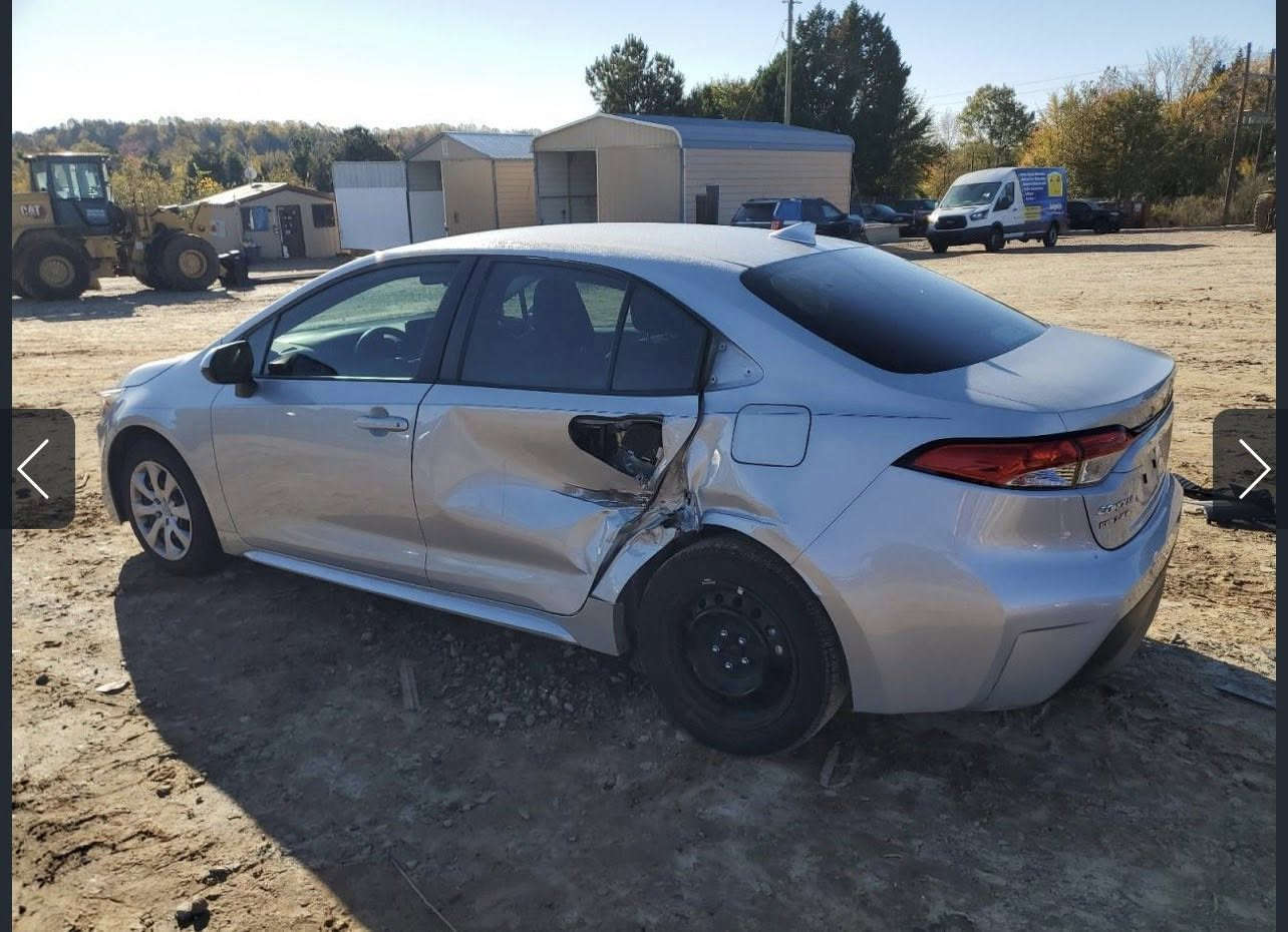 🚗 Toyota Corolla 2024 LE للبيع

رقم شاصی 5YFB4MDE5RP101712
 • الموديل: 2024
 • الفئة: LE
 • المحرك: 2.0 لتر
 • ناقل الحركة: أوتوماتيك (CVT)
 • الوقود: بنزين
 • الدفع: أمامي

⚙️ المواصفات:
 • شاشة + Apple CarPlay و Android Auto
 • كاميرا خلفية
 • حساسات
 • نظام أمان (Lane Assist + Radar)
 • ليدات أمامية
 • اقتصادية جداً بالوقود

📌 الملاحظات:
 • السيارة بها باب خلفي جهة السائق + ربح الجاملخ  خلفي جهة السائق صبغ فقط
 • بدون دواخل
 • ارباكات سليمة

📍 معلومات إضافية:
 • السيارة دخول جديد
 • رقم كاتي دهوك
 • تگدر تترقم إقليم كردستان

📞 للتواصل:
 • ***********
 • واتساب موجود
