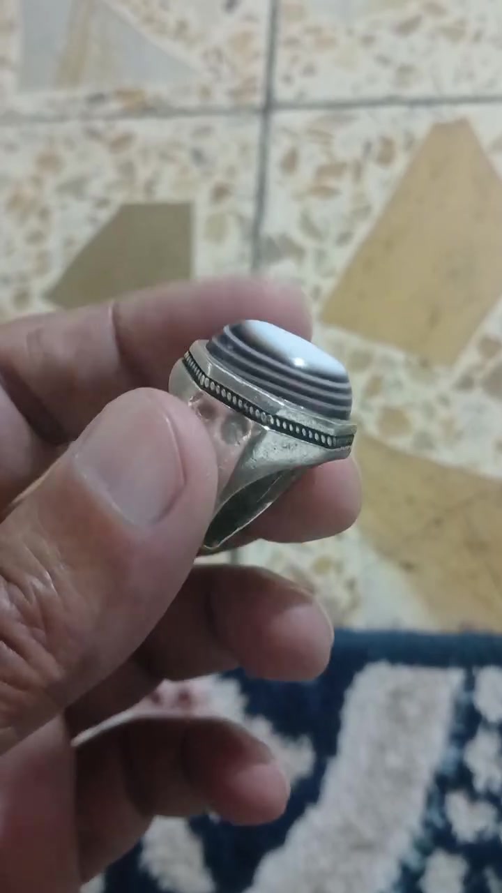 #الجميع 
عقيق يماني اصلي قديم ذمه ناعم مخطوط اية الرزق وجزع قديم للبيع فقط مكاني بغداد


**إذا كنت صاحب هذا الإعلان وتريد حذفه لأي سبب، رجاءا أرسل رسالة إلى الدعم الفني**