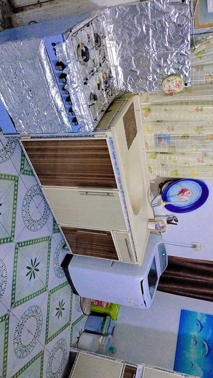 غراض نضيفه للبيع مستعجل عليهن
تجي تفحص وشوف نضافة 
سبالت عدد2
غرفة نوم 
مجمده 
ثلاجه
براد
طباخ
كاونتر كامل 
ميز طعام
تخم 
مرايه
تلفزيون كبير
اضافه الى باقي غراض غير منشوره
الاتصال ***********
