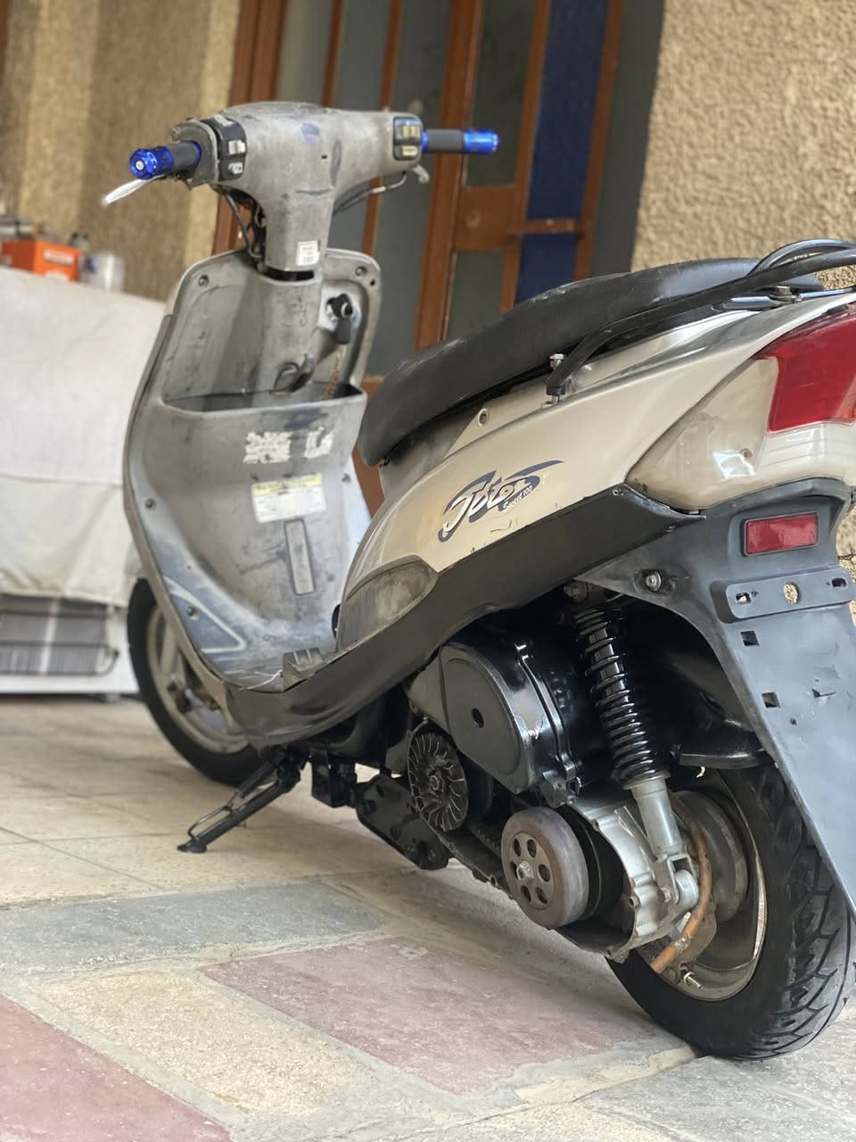 سلام عليكم
دراجه ماكس منغولي 
دراجه حلو 
بيه خيط تبخير بس
مكاني البياع 
سعر 250وبيه مجال 
رقم تلفون ***********
