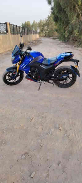 سلام عليكم من رخصت ادمن هايوشه بطح 25محرك 200وضع شركه جلخ ما بي سعر 1800قفل 
اتصل ***********
