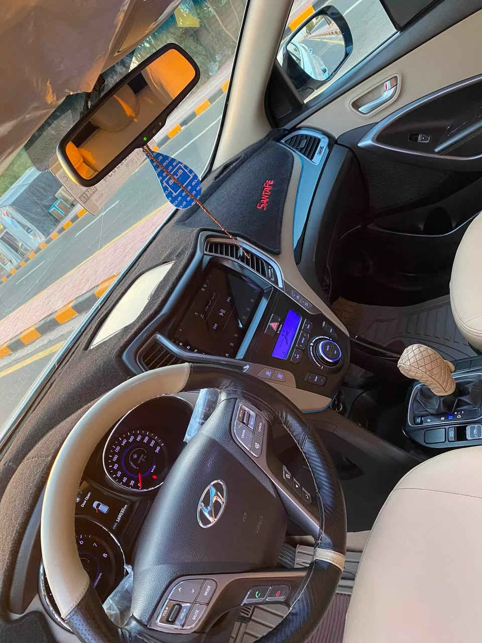 للبيع رقم انكليزي ٢٠١٤ فول سته سلندر بيه ملاحظات للاستفسار  خاص


**إذا كنت صاحب هذا الإعلان وتريد حذفه لأي سبب، رجاءا أرسل رسالة إلى الدعم الفني**