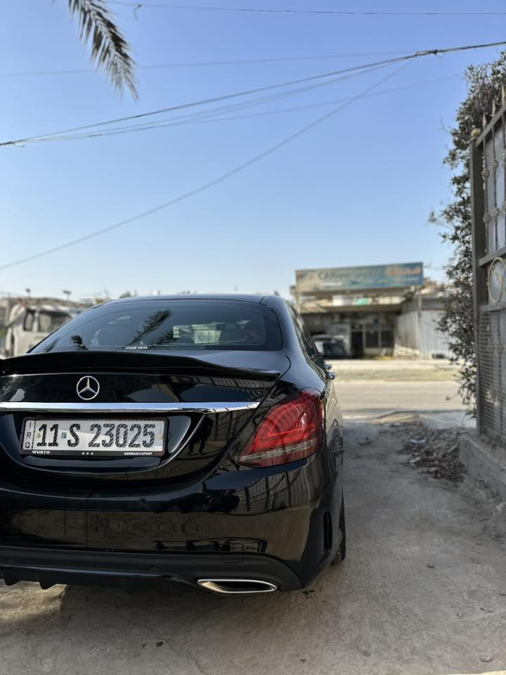 مرسيدس c300 2021 Night edition
رقم بغداد مو اربيل و رقمها حلو 

السياره نايت ادشن  فول موصفات القفله عليها كت AMG كامل (بلادي )من الشركه 

السياره رقم بغداد رقمها حلو

ماشيه 51 الف كيلو 

السياره نظيفه و جديده و بدون اي مسج كامله متصرف عليها
بنوراما 
محرك 4 سلندر تيربو 
بصمه دخول على  4 ابواب 
سستم سماعات  
مري نقطه عمياء 
رادار امامي 
ويل AMG اصل بلادي اسود  
ستيرن AMG بلادي 
داخليه جلد و كنتاره بلادي 
حته الستيرن جلد و كنتاره بلادي 
تدفئه كشنات 
تبريد قطعين 
صندوك كهربائي 
عدادات شاشه  
علامه مرسيدس ضوئية اصل بلادي 
ختومات نايت ادشن 
اضاءة ترحيبيه علامه مرسيدس ب الابواب 
ليد  اناره محيطيه داخلي الوان اصل بلادي  
و بعد موصفات ب صور السياره موجوده 

السياره حادثها خفيف كلش جاملغ و صبغ ربع الباب امباوك 
بدون ايرباك لا استيرن ولا دشبول مال برده فقط 
السياره متتقارن ب باقي ال c نظيفه و نايت ادشن و كلشي بلادي بيها 

مكان السياره بغداد 

***********
