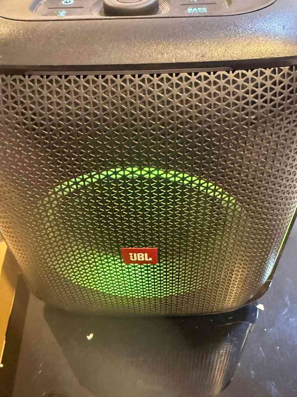 سماعة JBL نضيفه جداً ثنين مايك و سماعة سوني للبيع مكاني بغداد  ***********
