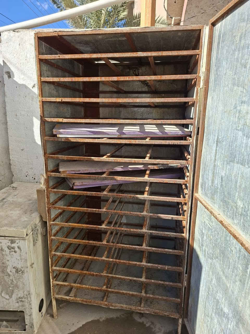 غراض للبيع كلمن او سعره اسعارهن مناسبه الاتصال على الرقم *********** مكاني حله خلف مستشفى التركي
