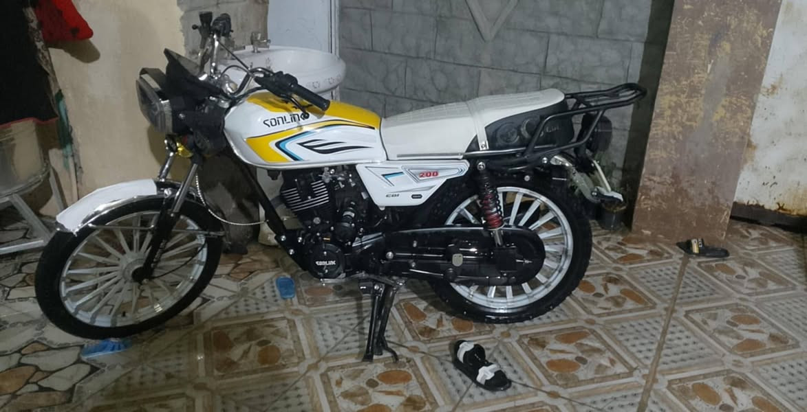 سلام عليكم شباب شلونكم دراجة البيع موديل 25 مكفوله كفالة عامه دراجة بس بيهه نقص بريك خلفي  وباتري بس ذني ول باقي كله مكفول نشاطه فول اوراق كامله مكان ديالئ سراجق اخوان لي مو شراي لايتعبني ليش يسمع كلام مو حلو هاذه رقم ***********((خاص مارد))
