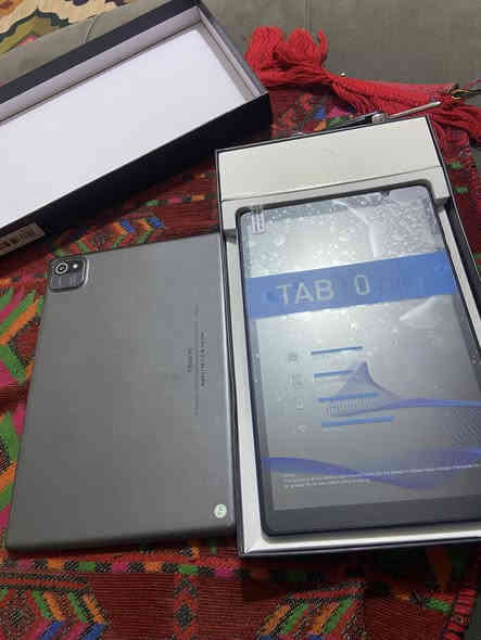 السلام والرحمه التفاصيل داخل الفيديو  ايباد عدد اثنان شباب خلي سعر بالخاص لان التعاليق مجاي تطلع عندي مشكله بل جهاز *********** واتساب او اتصال
