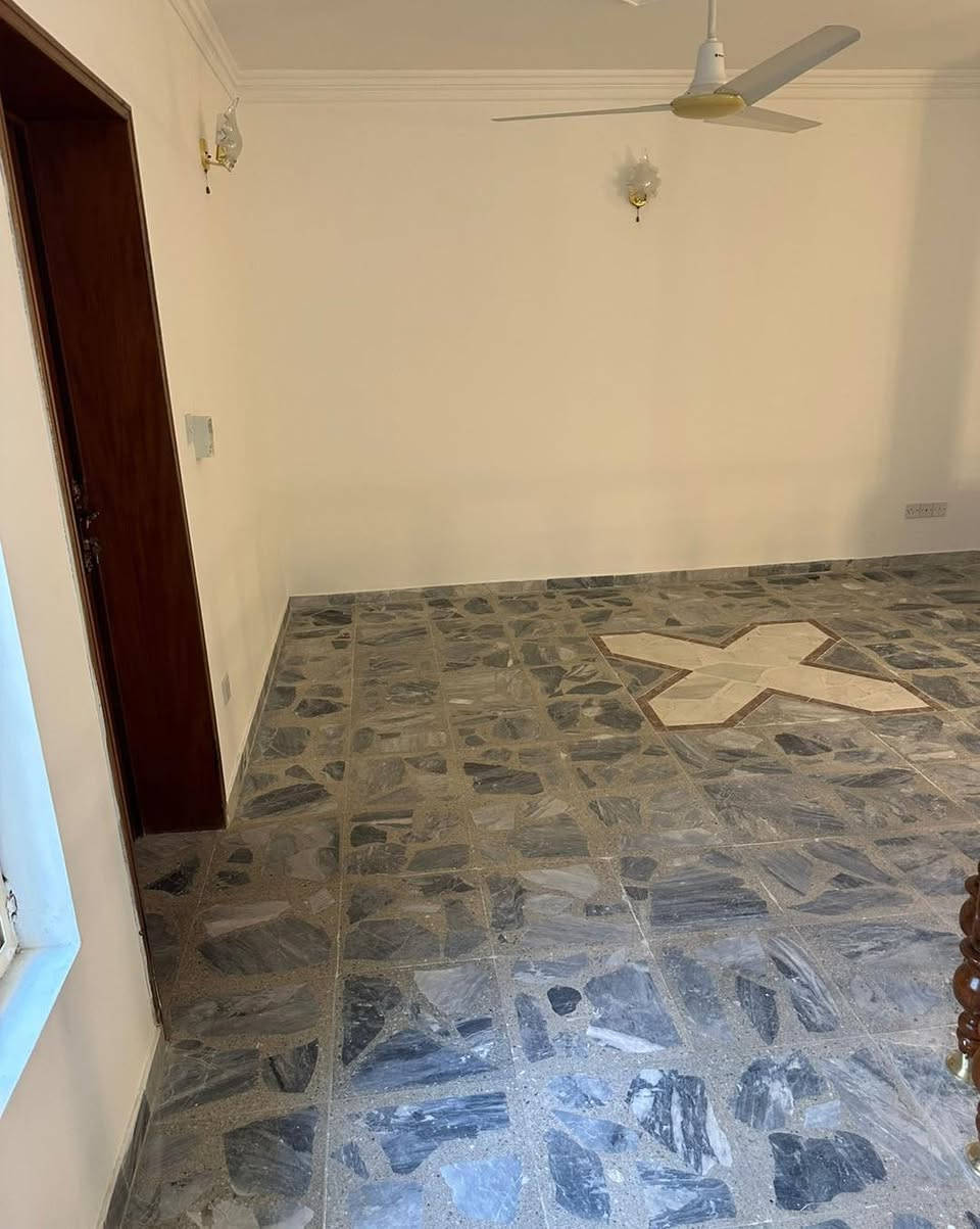 🔴 دار للأيجار في الكرادة🔴

♦️المساحة 210 متر ♦️

✔️ايجار شركات او مذاخر او مؤسسات✔️
__________________________________
✨يتكون من غرف نوم عدد 4 وحمام عدد 3 صالة استقبال ومطبخ كبير ✨

📍الموقع الكرادة خارج مقابل صباح العربي

♦️للأستفسار الاتصال على الأرقام ♦️
__________________________________
📞***********. ***********📞

🏗️الرفاه للأستثمار والتسويق العقاري🏗️
