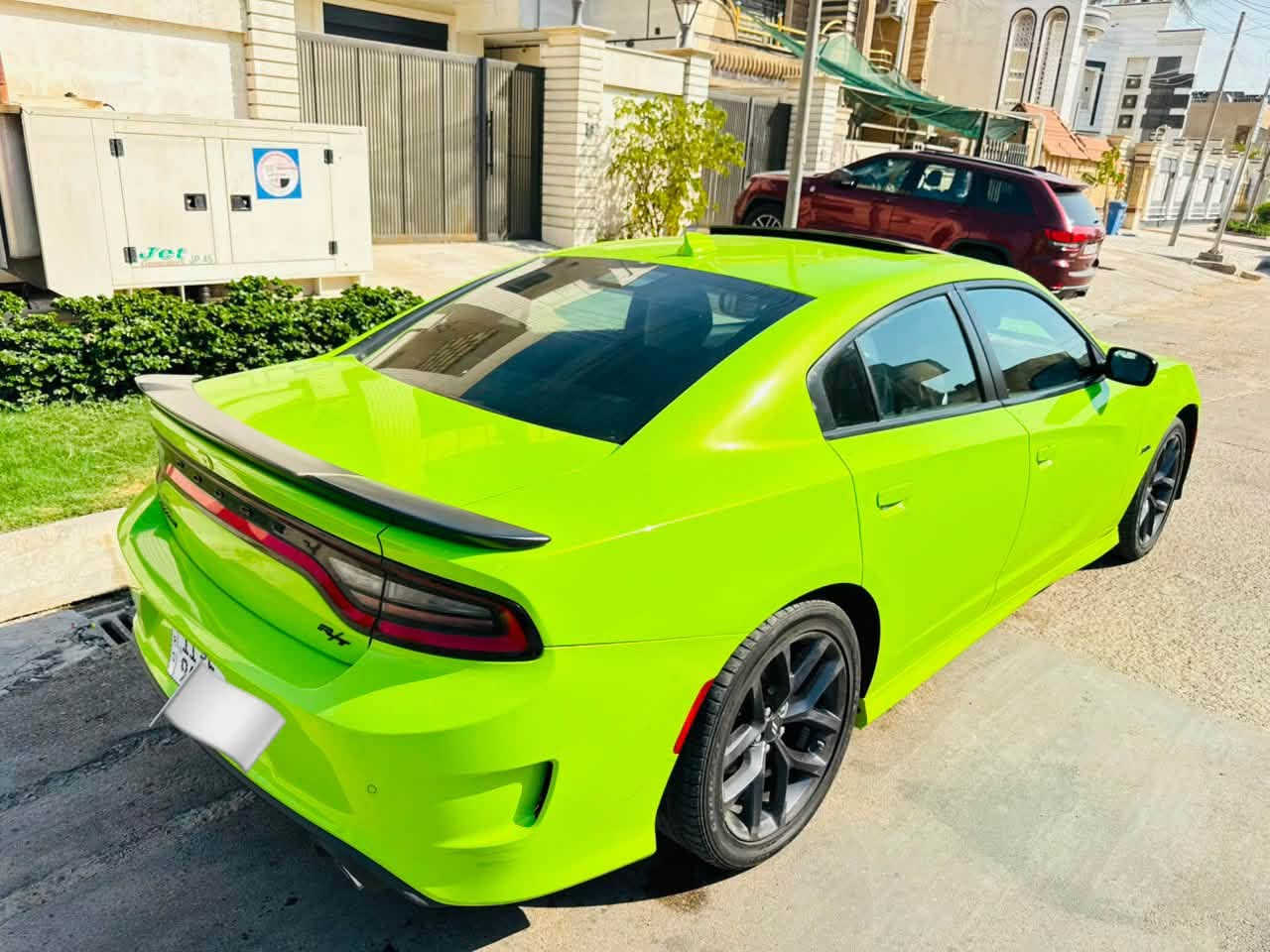 السلام عليكم للبيع جارجر 2023 اصل 
رقم بغداد بسمي هزه وفحص جديده 
بيها صبغ البنيد فقط بدون دواخل الباقي كفاله عامه 

سعرها 228 وبيها مجال 

رقم الهاتف *********** 

مواصفات فول 1/1 اعلى فئه لاس كولد
فتحه سقف 
شوته رياضيه اصليه 
كشنات جلد + كهرباء 
كشنات حار بارد 
كشنات خلفيه هيتر 
رادار امامي 
رادارات جوانب 
تحديد مسار 
مثبت سرعه
شاشه جبيره + كاربلاي 
تشغيل عن بعد 
فجوج برمبو 
اشاير مري
حساسات امامي خلفي
