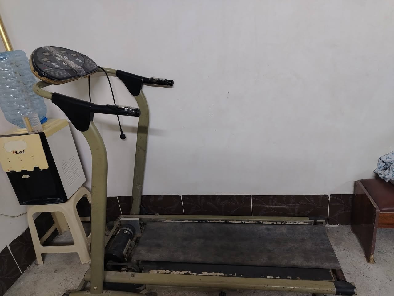 السلام عليكم جهاز جري للبيع السعر 80 بي مجال للطيبن واني خادم الرقم ***********
