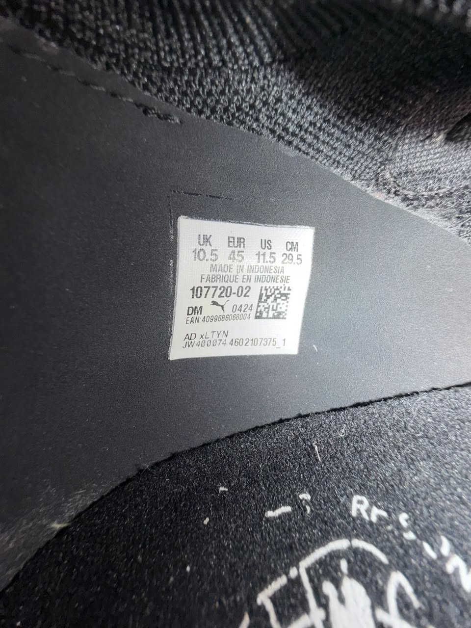 حذاء بومه اصلي درجه أولى من وكاله 175دولار مامستخدم هواي ملعوب بيه بس لعبتين نضيف
للبيع بسعر 100دولار 

مكاني بغداد حي العامل 

رقم***********
