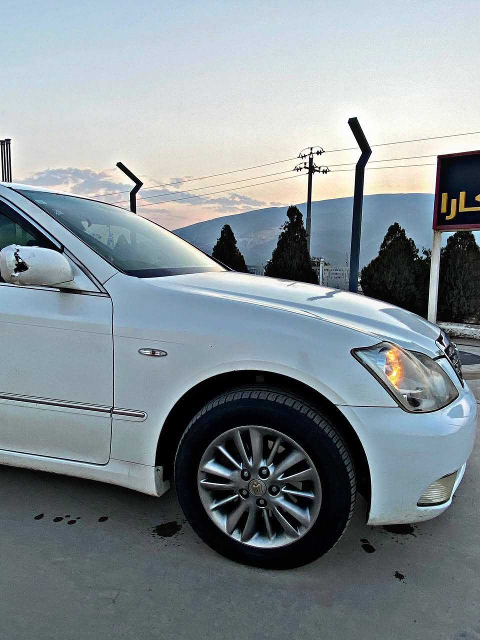 شاهانة براوە
مودئل ٢٠٠٥
سئ دووکمە
ناوزەرد
پەردە
بەسمەو شاشەو کامیرا
جوار تایەو ویل بیلاد نەوتی لوک
بی دەعمو لیدراو سەقفی جوان
4٧گەلاو مەجال
***********
