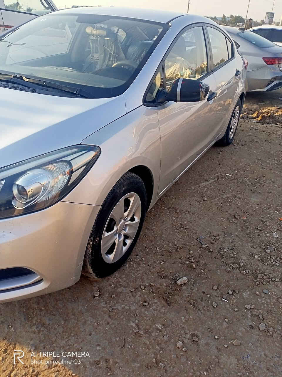 سيراتو 2015. جاهزه بيه رش صبغ فقط  السعر ولاستفسار ***********///***********
