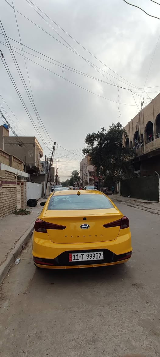 سلام عليكم 
الالنترا موديل 2019
حادث وبنيد مبدل بلادي صور حادث منشورة  صدر تخم تاير جديد هيئة وسنوية مصفرة كير ومكينة مكفولات سعر 142 وبيها مجال بسيط رقم ***********
عنوان بغداد الجديدة
