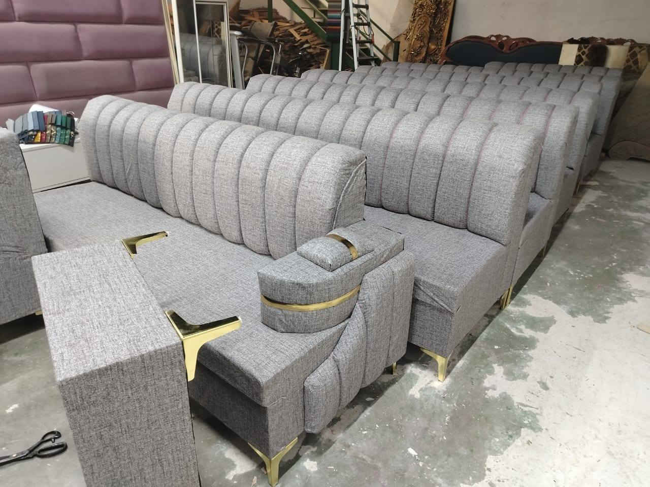 🛋️ ​🛋️ عرض الموسم: الفخامة والمتانة بـ 65 ألف فقط!
​جدد بيتكم بأحدث موديلات التخم والديوان العراقي بمواصفات "درجة أولى" وسعر لا يقبل المنافسة.
​✨ لماذا تختار منتجاتنا؟
​الهيكل الخشبي: مزيج من خشب الجاو والروسي الأصلي لضمان القوة.
​القاعدة: بلوك أسود سمك 16 ملم (تحمل عالي جداً).
​الحشوة: إسفنج مميز (ضغط عالي) لراحة تدوم طويلاً.
​القماش: أرقى أنواع الأقمشة التركية بألوان وملمس عصري.
​🛡️ ضمان حقيقي
​نحن نثق بما نصنع، لذلك نقدم لكم ضمان لمدة 3 سنوات على كافة الموديلات.
​🚚 التوصيل؟ علينا!
​لأهالينا في النجف الأشرف، التوصيل مجاني تماماً حتى باب الدار.
العنوان نجف سايدين نصر ميلاد معرض تبارك الرحمن *********** 
ما عليك فقط تتصل واحنة نجيك للباب ناخذ القياسات
