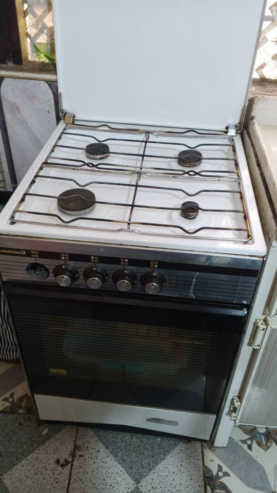 السلام عليكم
كاونتر سنك مرمر وملحق نظيف سعر 150 بي مجال 
غساله كرفت نظيفه سعر 60 بيها مجال 
قنينه عراقيه سعر 50 بيها مجال 
طباخ جديد ناره حلوة شغال فوك وجوة سعر 100 بي مجال 
مكان بغداد المشتل ***********
