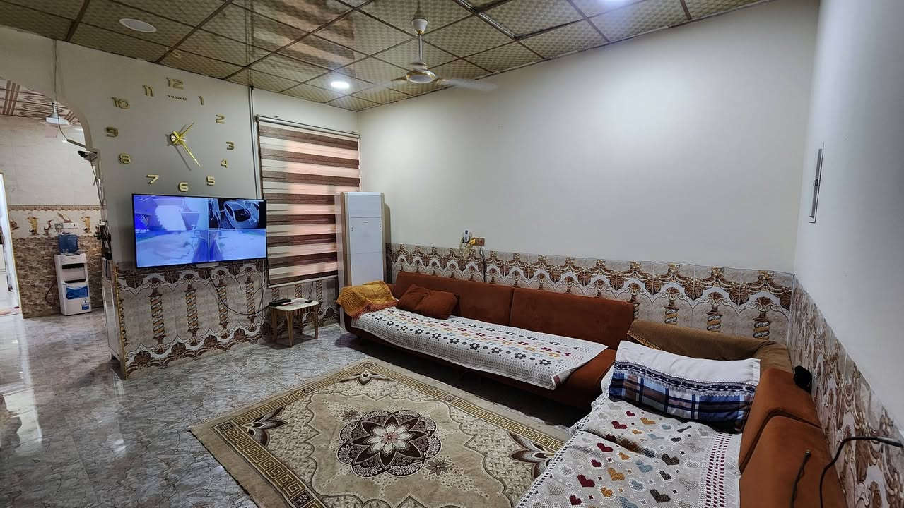 🔥 دار للبيع – القادسية (قطعة 500)
📍 قرب النور مول

📐 المساحة: 150 متر
📏 الواجهة: 5 متر
📏 النزال: 30 متر
🛣️ عرض الشارع: 15 متر
🏠 تفاصيل الدار:طابقين
▪️ صالة استقبال
▪️ صالة داخلية
▪️ مطبخ
▪️ 3 غرف نوم (5×4)
▪️ صحيات داخلية وخارجية
▪️ كراج سيارة
📞 للتواصل:***********

