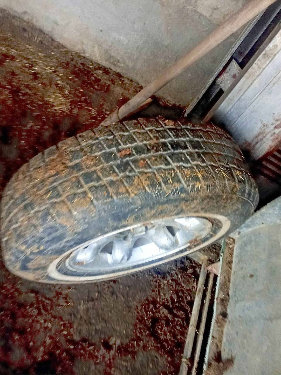 سلام عليكم تاير ويل مال بيكم كنو 2012البيع مكان بغداد وهاذ رقم صاحبه ***********
