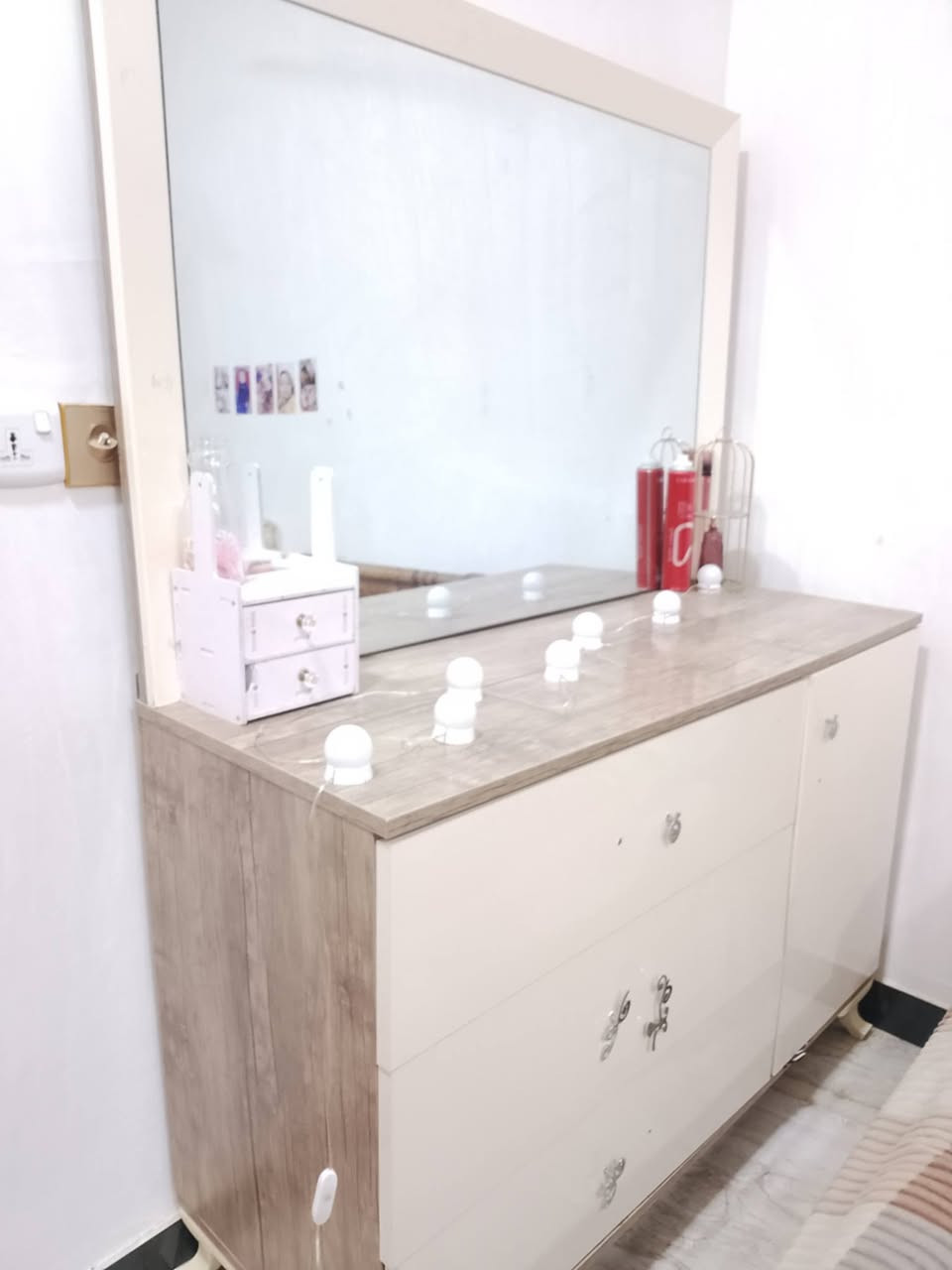 غراض للبيع ميز وكنتور سعرهم 150  الشراي يدخل خاص


**إذا كنت صاحب هذا الإعلان وتريد حذفه لأي سبب، رجاءا أرسل رسالة إلى الدعم الفني**