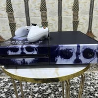 جهاز اكس بوكس ون للبيع جهاز نضيف وما مفتوح شرط ويا منضومه كامله و يده ...
