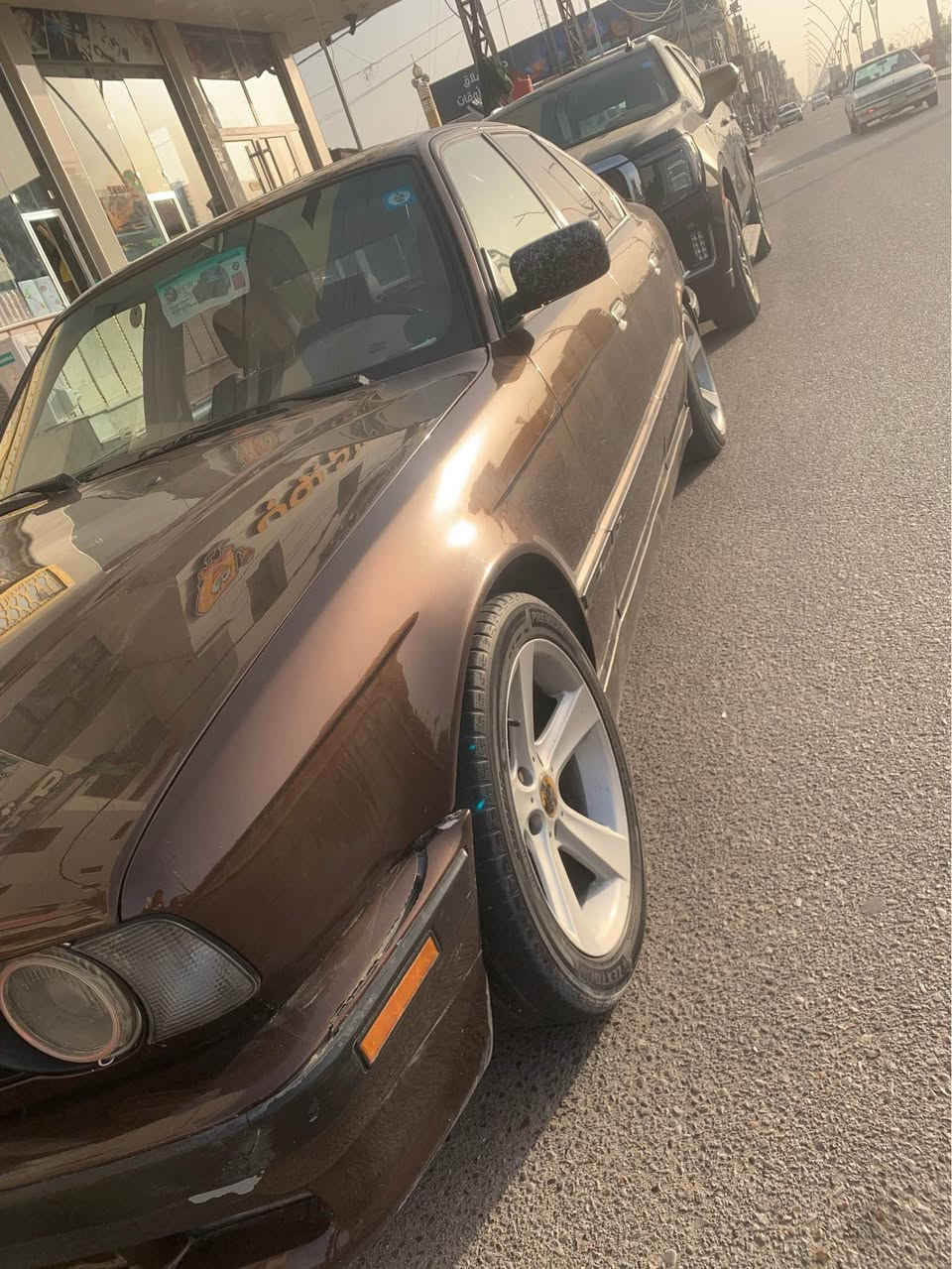 السلام عليكم
بي ام 525i للبيع
كير عادي
رقم ديالى شرط التحويل ثاني يوم باسم ولد من بغداد جاهز للتحويل اليوم قبل باجر 
تبريد شغال ، منظومة تبريد مكينة جديدة
ويل هامان ١٧ 
السيارة بيها نواقص بسيطة و سخيفة
مستعجل ع بيعتها كلش 
سعرها ٥٥ ورقة  
*********** واتساب
رجائاً الي بس يعامل لا يدخلي كلش مستعجل عليها
مكاني بصرة الزبير البصرة, العراق
