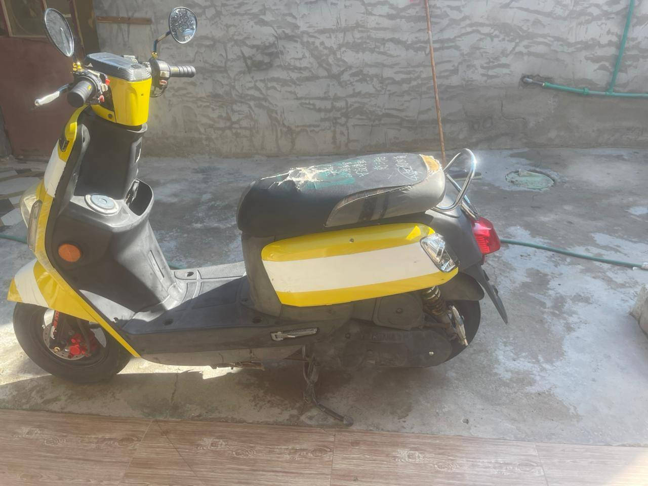 ماكس بوليس 2013 صارلها شهر من نازله رمبه دراجه كفاله برغي مناقصها سعر 1050وبيها مجال  بعقوبة تحرير ***********
