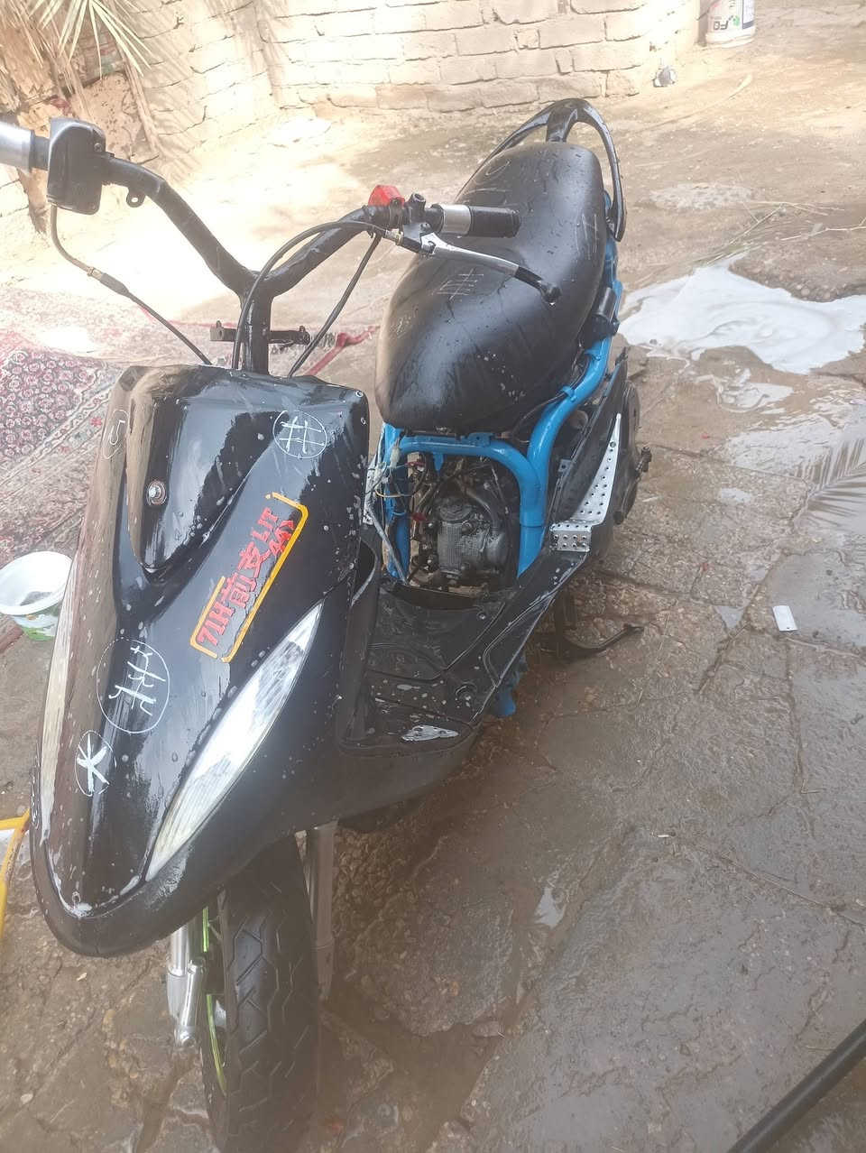 سلام عليكم عمي هاي دراجه للبيع مامفتوحه بوشته 49 شلعه ومعدل توه معمره مكينه حاويه برغي مامفتوح بيه سعره 525 وبيه مجال ***********
