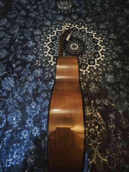 للبيع غيتار كلاسيكي نوعه ياماها c40
الغيتار شبه جديد مشتريه من شهرين 
نضيف مابيه شي موجود هوة وكارتونته والاوتار مامبدلهن. 
الي يريد يشتريه يراسلني عالواتساب لو تلكرام
الرقم: ***********
السعر:125 الف
