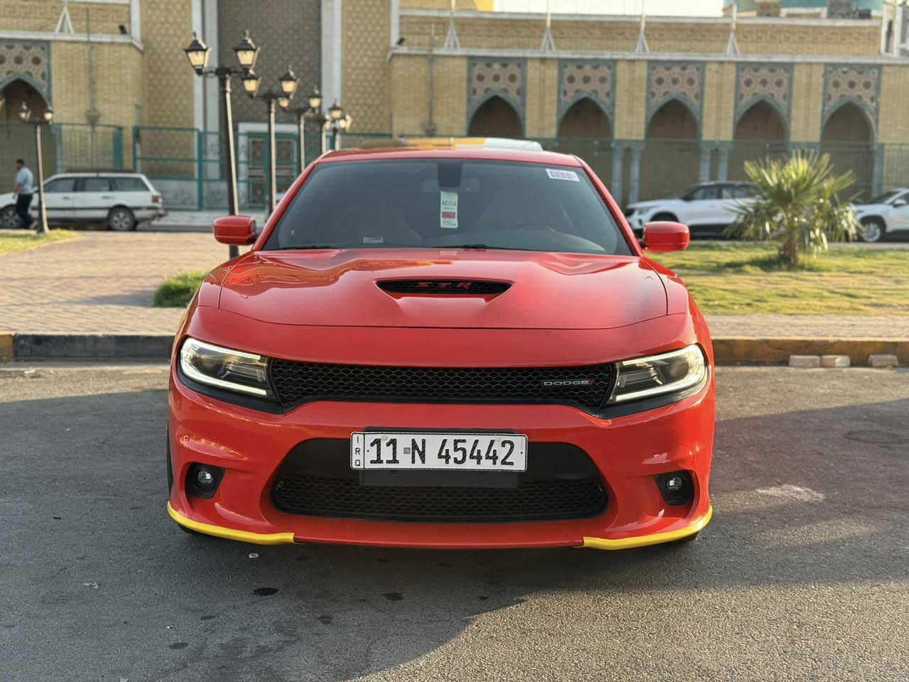 (جارجر GT  جيتي  )
(‏‎ وكاله هارلم  داخل جلد  )
‏‎الموديل : 2019 . (سياره خليجي وكاله هارلم ) 
‏‎( المحرك : 6V 3600. ) 
‏‎(سياره كفاله عامه لا صبغ ولا بارد ولا تبديل ) 
‏‎العداد : 48 الف  شرط الفحص  ( سياره جديده ) 
‏‎(سياره بلاديه كله علا ايد وحده )
( رقم بغداد بسمي الجديد تحويل ثاني يوم )
‏‎المواصفات : الون برتقالي المرغوب 
‏‎* نسخة  GT 
‏‎* حساسات خلفية . 
‏‎* شاشه كبيرة مع نظام ملاحة نفكيشن GPS .
‏‎* سستم صوت الپاين مع سماعات پريميوم .
‏‎* ويل قياس 20 انج . 
‏‎* مصابيح امامية زنون . 
‏‎* كشافات الضباب زنون . 
‏‎* فتحت سقف (سلايد) . 
‏‎* مقاعد رياضية من الجلد الفاخر . 
‏‎* المقاعد الأمامية كهربائية . 
‏‎* مقاعد أمامية تبريد وتدفئة . 
‏‎* تشغيل عن بعد . 
‏‎* ستيرن كهربائي . 
‏‎* تدفئة ستيرن . 
‏‎* محدد سرعة . 
‏‎* تلفون بلوتوث . 
‏‎* كاميرا خلفية .
‏‎* مرايا متحسسة للاضاءة العالية .
‏‎* كير شفتات بالستيرن . 
‏‎* دخول ذكي (بصمة) .
سياره ماخذه زيرو من شركه هارلم 
سياره  خليجيه 📍
السعر 290 ورقه و بيهه مجال 
قطعة نادره سياره استخدام شخصي 1
‏‎رقمي ***********
مكاني بغداد 
‏‎بيع او مراوس
