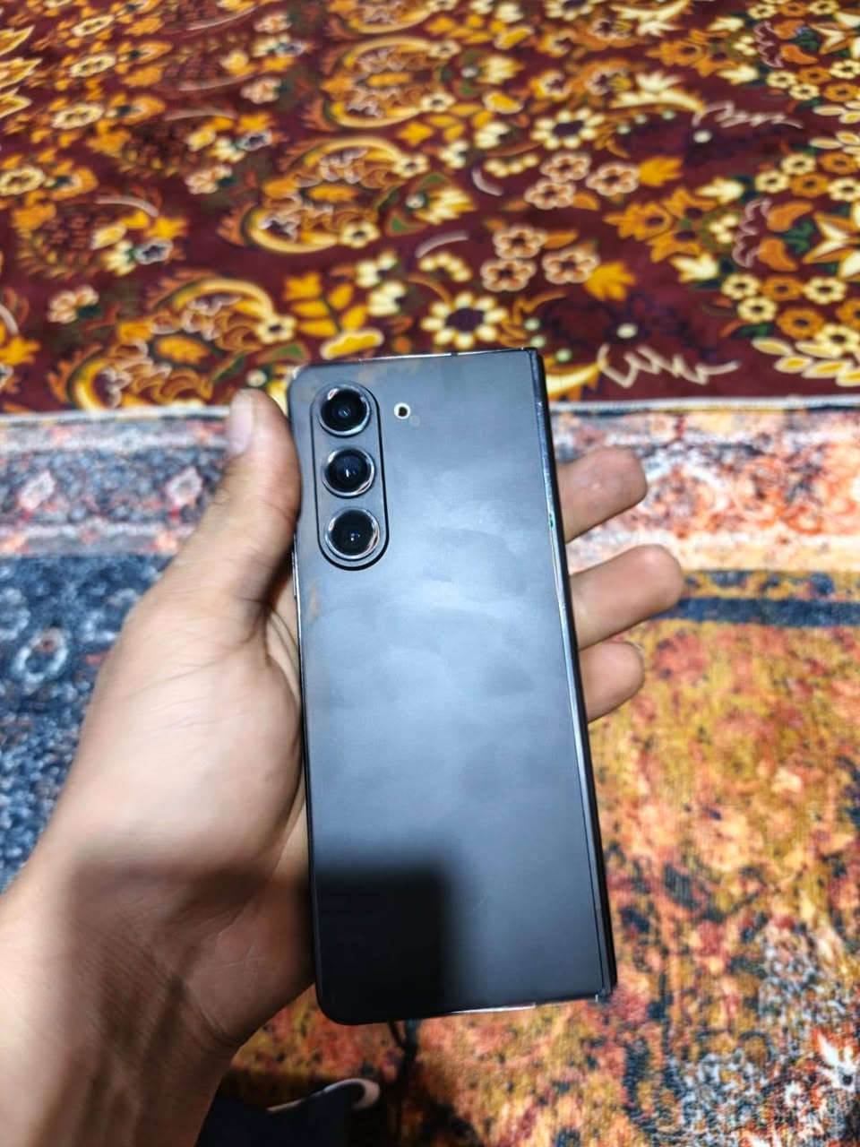 السلام عليكم هاتف،زت فولد  5 الذاكرة 256 وداخليه 12 وما مفتوح الجهاز ابد نطيك بي ضمان علا السانك  جهاز نضيف فقط بي هاي الداره سوده البل شاشه فوك ممثره علا اي شي سعر 575 بي مجال بصيط العنوان بغداد مدينه الصدر ***********
