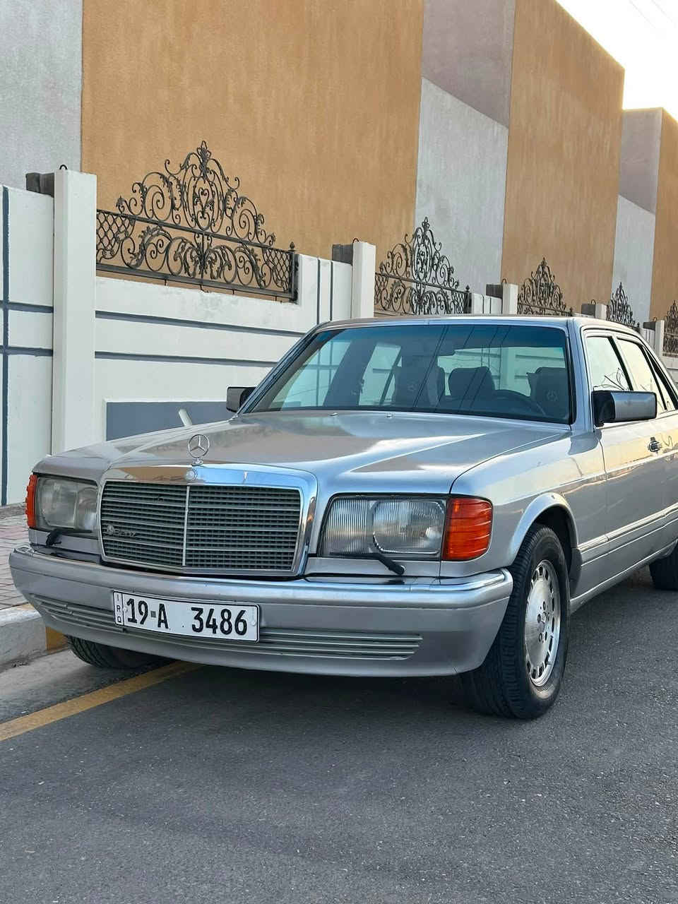 السلام عليكم
للبيع مرسيدس جامبو باب قصير موديل 88 حجم 300 مصبوغة عام محرك قبق اسود 3000 كهربائيات كلها شغالة وبلادية  تبريد ثلج اريل كهرباء دبل هورن  السيارة جاهزة سنوية 2030  بأسمي رقم كربلاء  ومكان السيارة بكربلاء السعر 68 وبيه مجال  للاستفسار ***********
