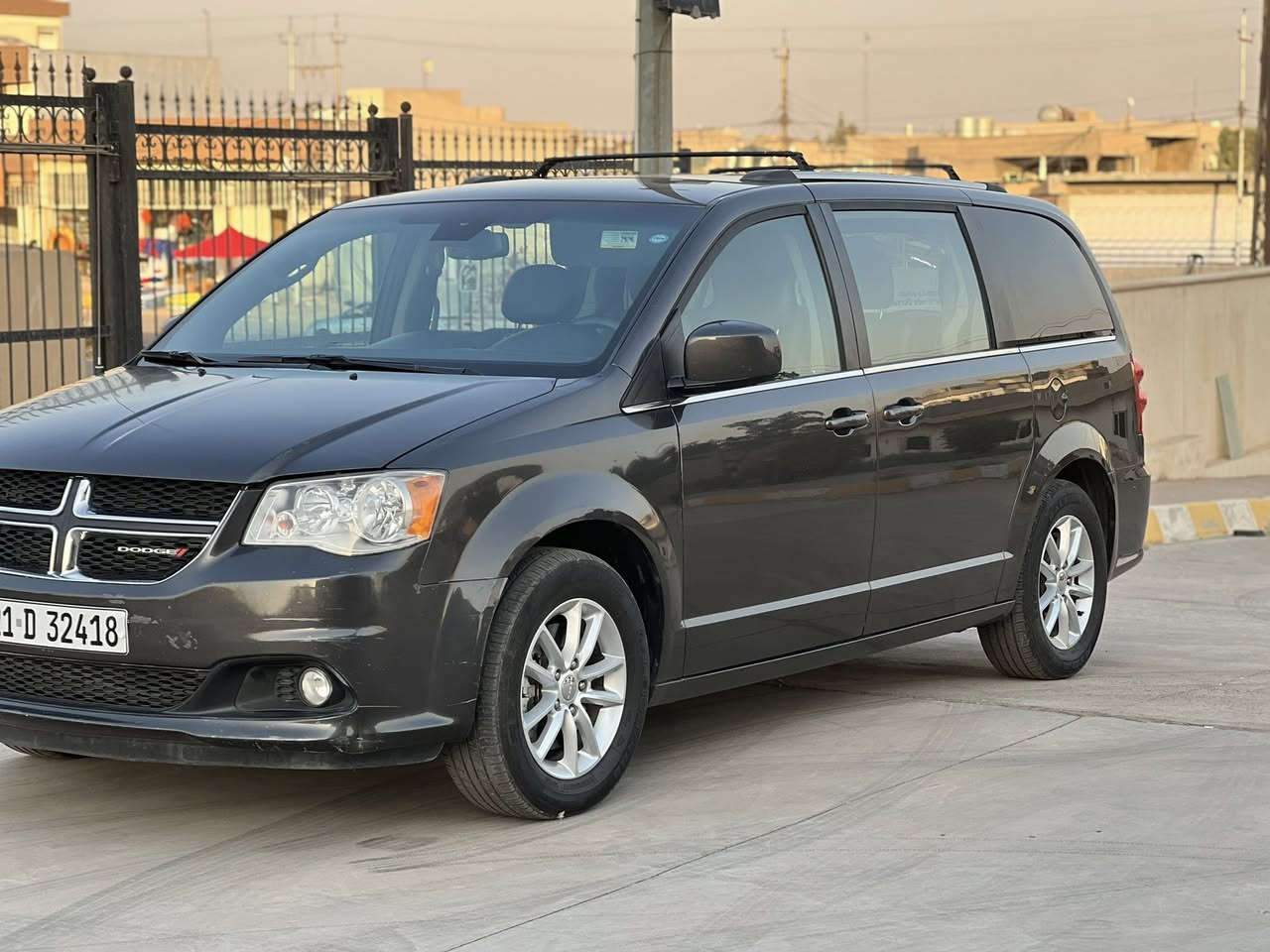 سلام عليكم دوج كرفان للبيع موديل 2019محرك ما مفتوح بل شرط كير مفتوح سياره بي 3قطع صبغ سنويه جديد كوبون بانزين موجود شرط تحويل غرامه موصفات باب كهربائي صندوك كهرباء مكان سياره كركوك نتعذر عل مراوسه اني مكلف بل نشر خابر صاحب سياره  ***********سعر 160بي مجال
