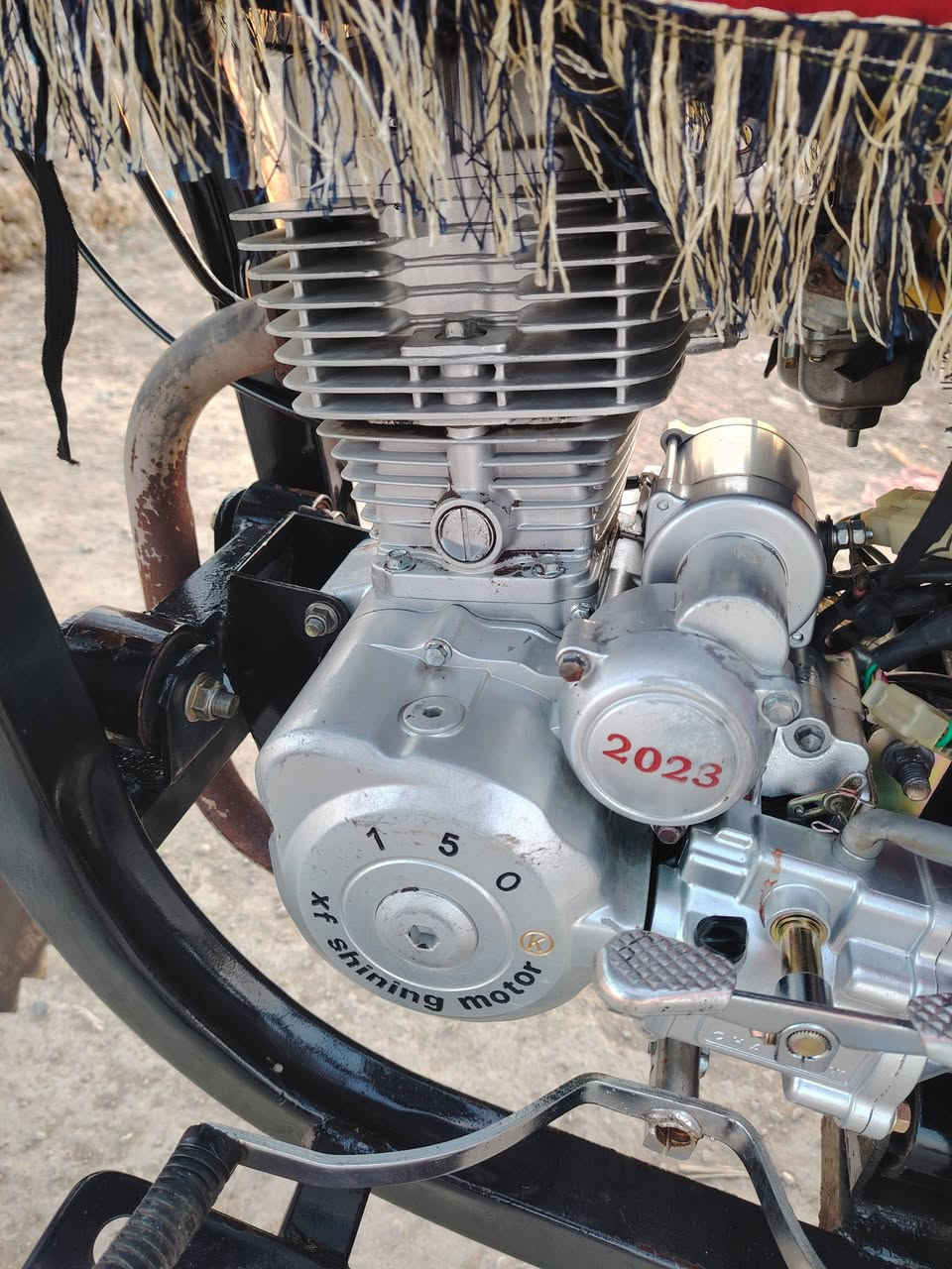 سلام وعليكم ستوته للبيع موديل 2020 بلادي اسود محرك 23 كهربايات شغاله نكره سلف تايرات جوبلس جديده منفيس بيهه كله شرط ماطور احله من صوره بدي قلاب بليته بي سعر مليون 250 بي مجال مكاني بل 55 مقابيل وميز ***********
