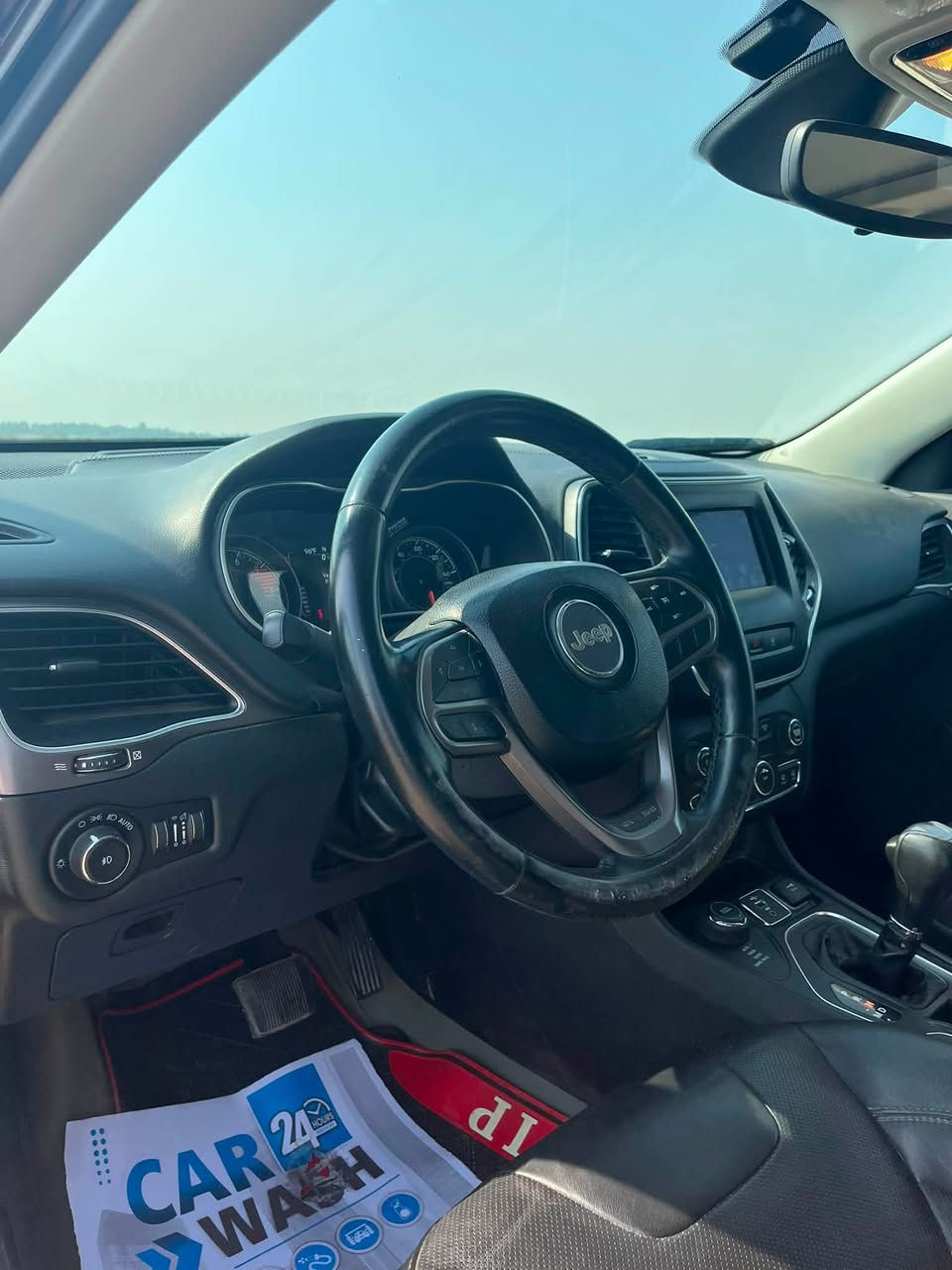 🚙 للبيع | جيب شيروكي 2021 🚙

✅ موديل 2021  
✅ حادث جاملغ أو ربع من البنيد
✅ الإيربكات راجعة سستم  
✅ بدون دواخل  
✅ ممشى 55 ألف مايل  
✅ محرك 6 سلندر  
✅ فول مواصفات (واحد على واحد)  
📍 مكان السيارة: بابل

💰 السعر خاص 

📞 للاستفسار والتواصل: ***********
