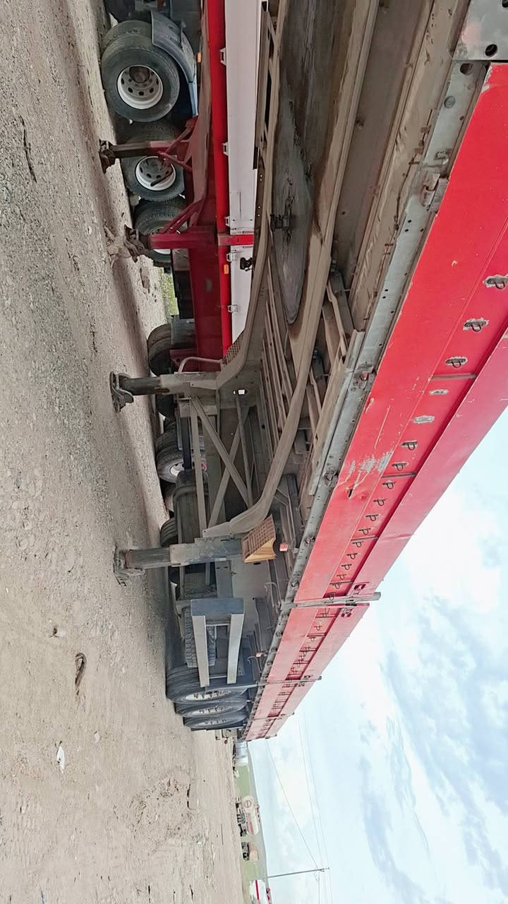 بسم الله الرحمن الرحيم 
النوع . عربانه شمتيز تاك تاير بالون دسك بريك دسك خارجي . دنكيل رفاع جوانب متحريكه 
موديل  2012 
عربانه مكفول من كسر فطر .  اصبيرات جادر صناديق جاهز
طخم تاير جاهز لل شغل 
رقم دهوك تحويل مباشر سنويه واحد 
السعر . ، 78 معا مجال 
عنوان معرض هوار . طريق دهوك موصل جمبور عميريه
***********
***********
