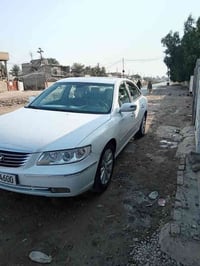 ازيرا موديل 2009 وارد خليجي سياره بيه 3قطع صبغ بدون دواخل السيارة جاهز...