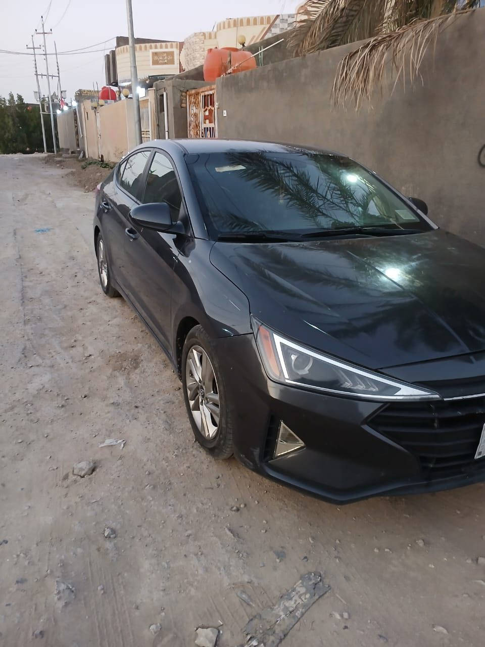 إلنترا مديل ٢٠ معوقين مثنى وكاله عامه من المعوق
جاملغ الأيسر بارد وبنيد تبديل  
ماشيه ٧٩  
السعر ١١٨ وبيه مجال
***********
