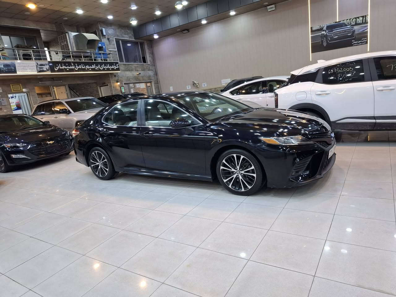 السلام عليكم
السياره  جملغ بونيت صبغ
 بدون دواخل 
رقم شاصي موجود 
بدون ارباك 
لوون أسود 
‏‎
تويوتا كامري 
‏‎ ‏‎
السعر : 186بيه مجال 

حجر صالنصه رادارات بيلادى 
‏‎‏Eco _  Normal _ Sport ‏‎
مواصفات :  
شفتات بل ستیرن 
دبل ايكو
كشنات كهربائي 
‏‎کشنات جلد
‏‎شاشة 
‏‎كاميرا 
‏‎تحكمات ستيرن و تحديد سرعه 
‏‎رادار 
‏‎لايتات زينون LED
‏‎نظام توجيه السيارة بين خطوط الطريق (تحديد مسار)
‏‎محرك ٤ اسطوانات (سلندر)
‏‎كير و محرك بشرط  
مكان السيارة اربيل 
‏‎ ***********كورك / واتساب
***********
